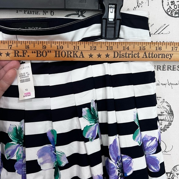 Talbots Floral Striped Women's pleated accordion style Skirt - Picture 7 of 8